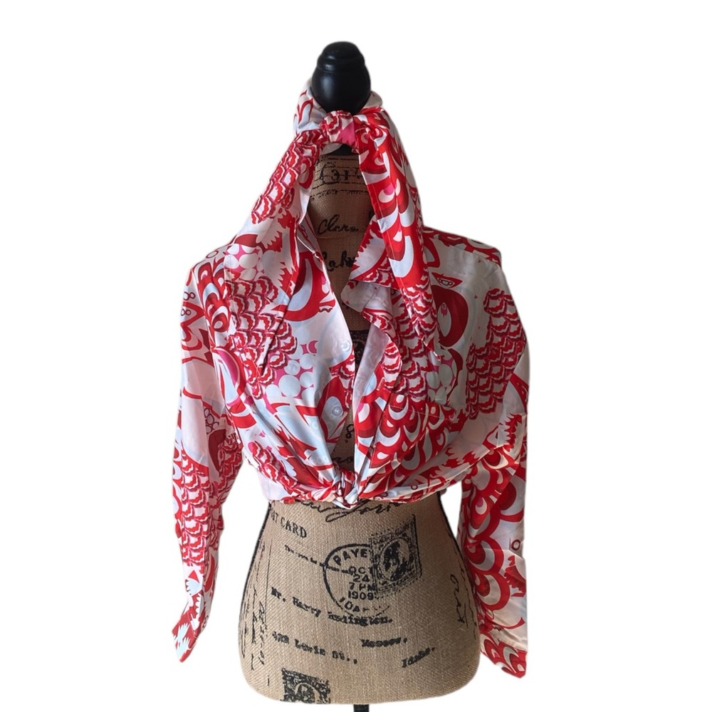 Size large buttoned top.. quarter sleeves. Matching scarf.